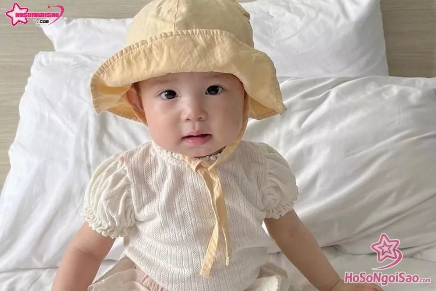 Hình ảnh bé Pam đáng yêu