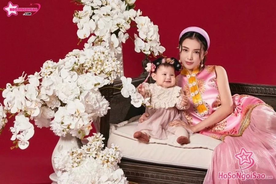 Hình ảnh hai mẹ con Pam