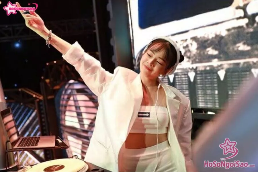Mie với vai trò DJ trong chương trình Rap Việt