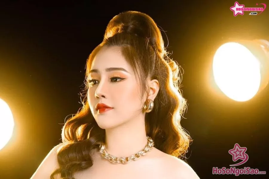 Ngân Ngân với niềm đam mê ca hát mãnh liệt