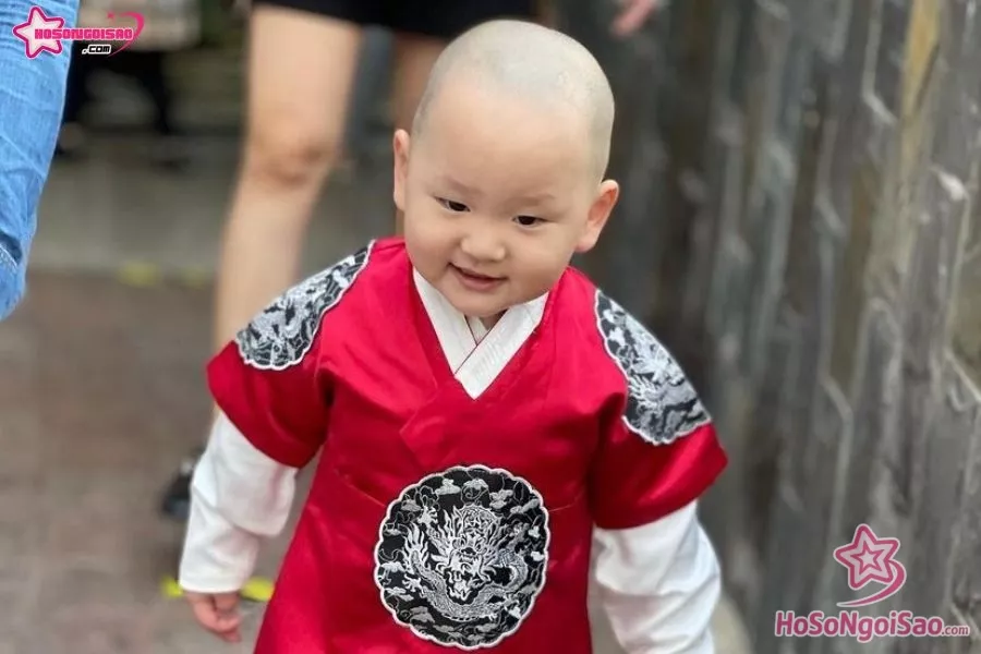Hayden Hồng Ngọc 