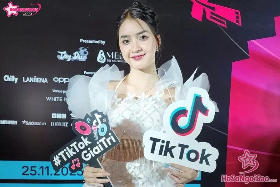 Sự nghiệp của Yona Cươn