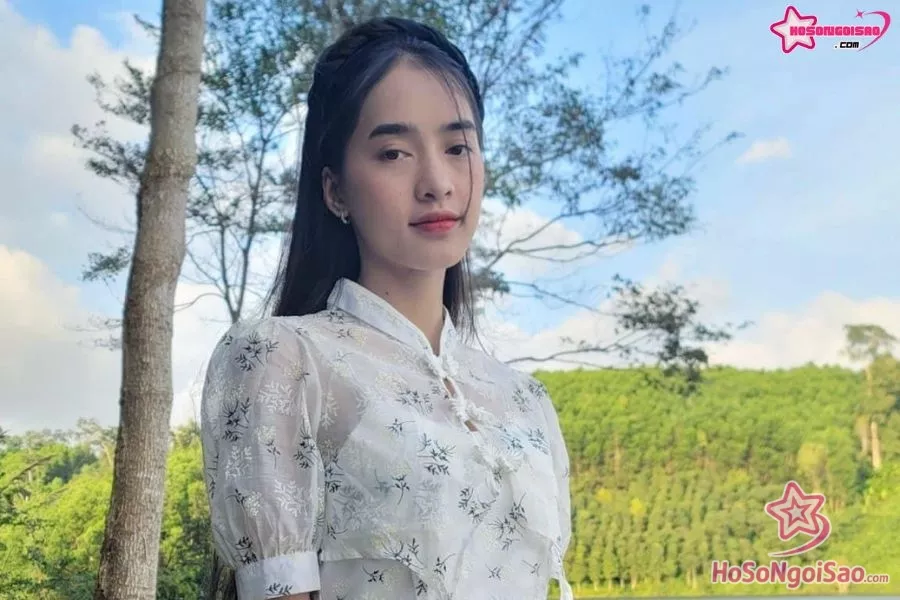 Tiểu sử Yona Cươn