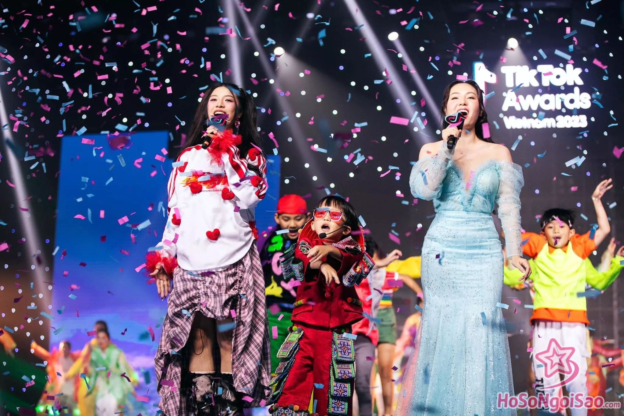 Em bé chất
