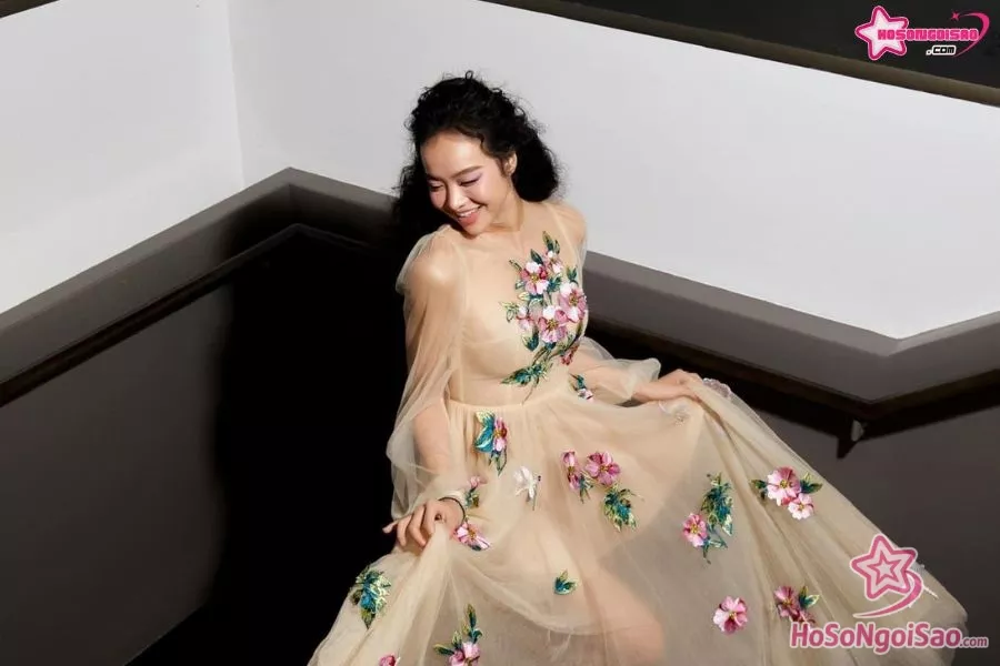 Kiều Ngân tiếp xúc với nghề người mẫu ngay từ khi còn là sinh viên