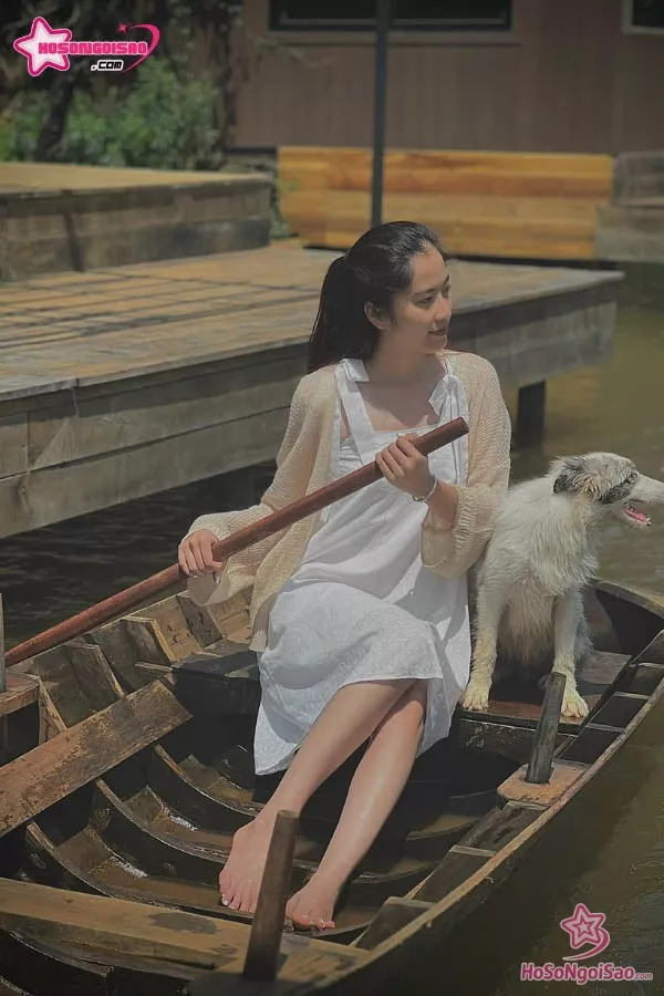 Nam Em chia sẻ cô không muốn bị mẹ nuôi kiểm soát