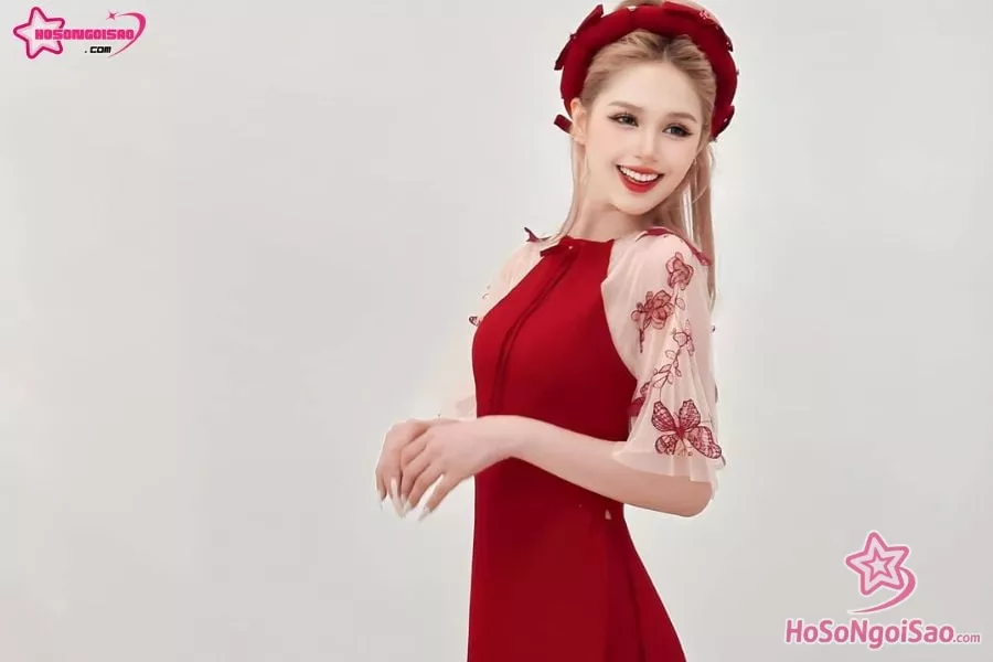 Hình ảnh nữ Tiktoker xinh đẹp Xoài Non