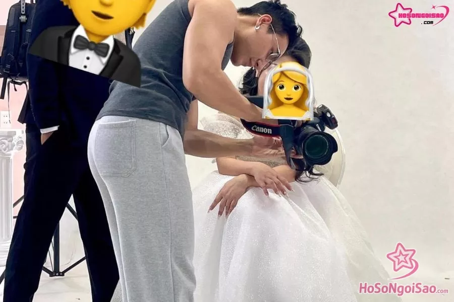 Khoa Vương hiện là một make up artist kiêm photographer