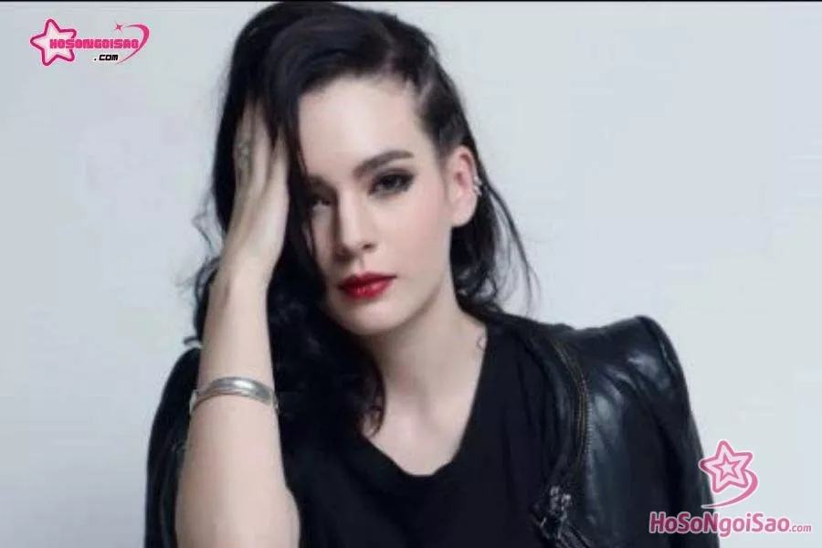 Annie Đường Bá Hổ