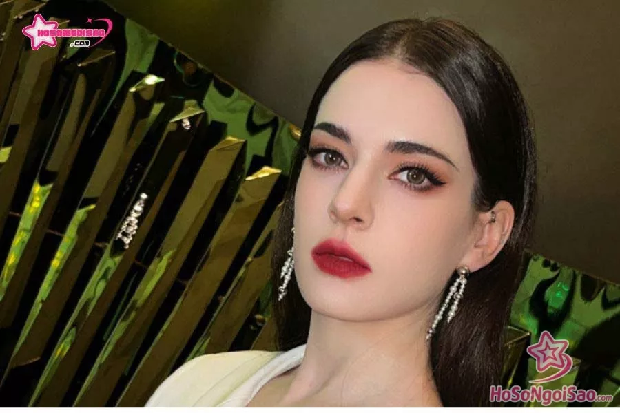 Annie Đường Bá Hổ