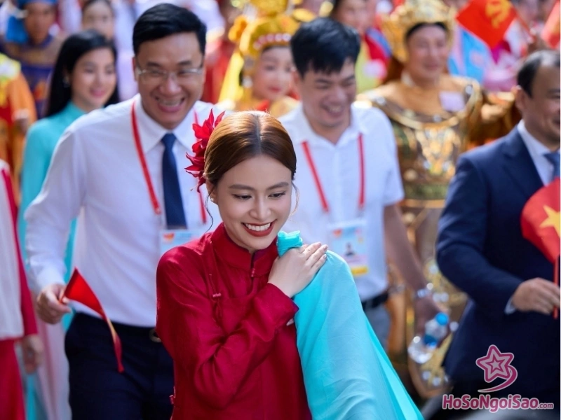 Hoang Thuy Linh 6 Hoàng Thùy Linh là ai? Tiểu sử, sự nghiệp, đời tư và cuộc sống mới nhất Hoạt động mới nhất của Hoàng Thùy Linh năm 2026