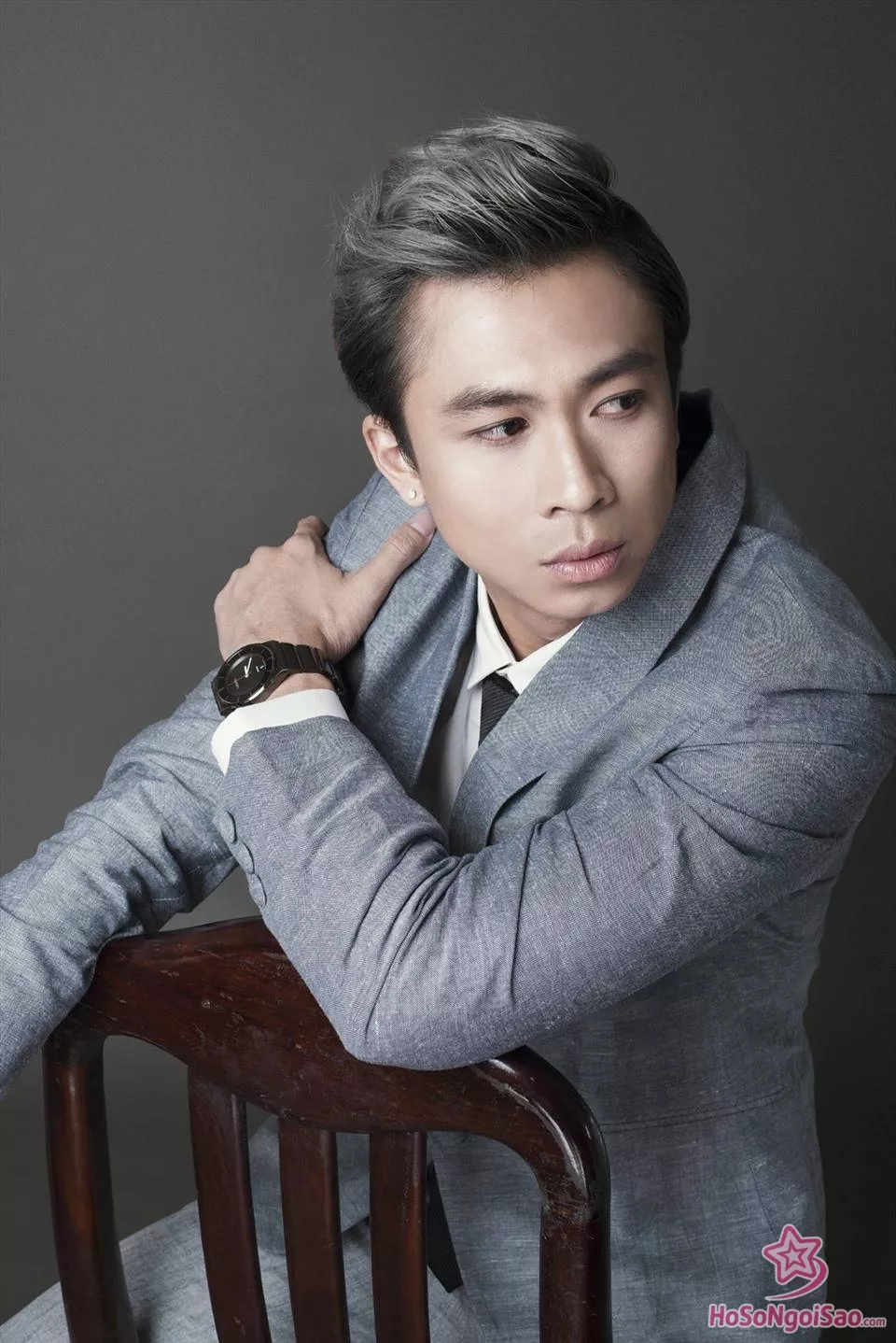  Hồ Việt Trung