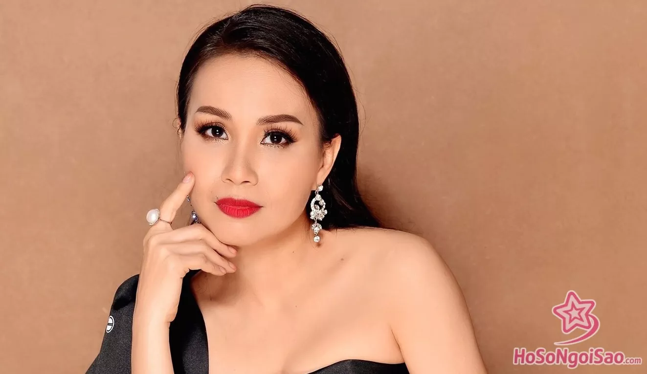  Cẩm Ly