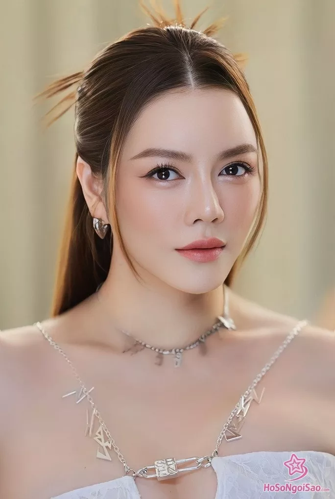  Lý Nhã Kỳ