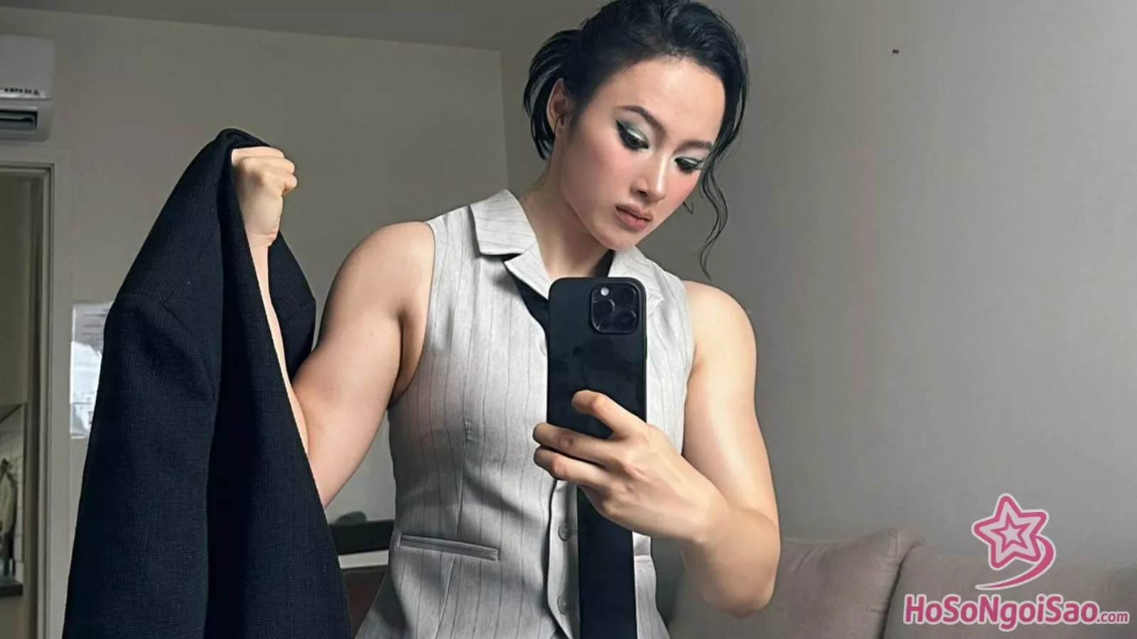 Angela Phương Trinh Gây Chú Ý Với Diện Mạo Mới Lạ