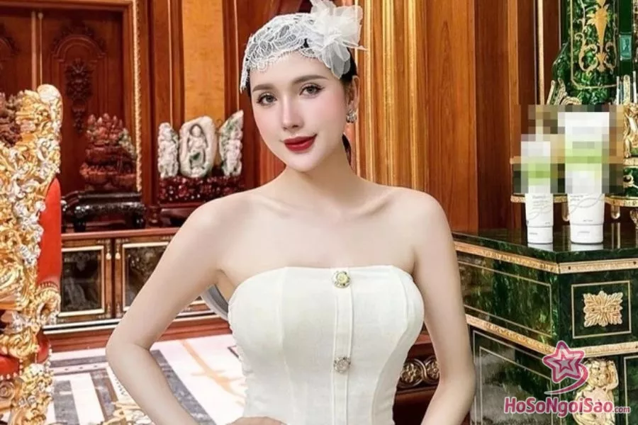 Hình ảnh sang chảnh của Ngân Collagen