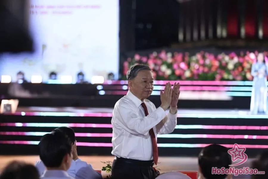 Tổng Bí thư Tô Lâm tại chương trình nghệ thuật đặc biệt “Người là Hồ Chí Minh”