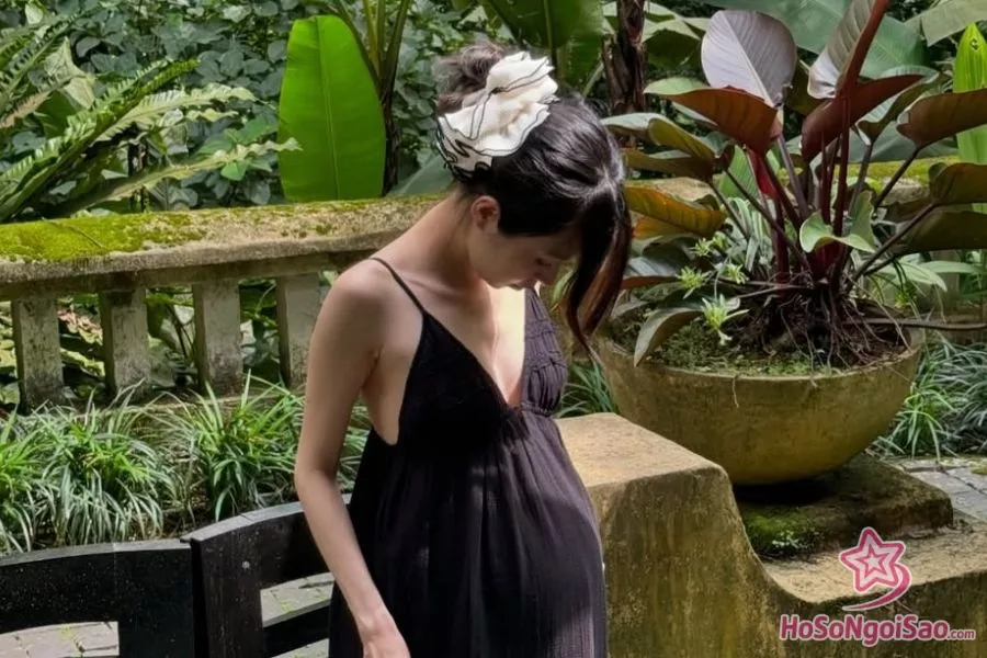 Bảo Linh vẫn giữ được vóc dáng mảnh mai trong quá trình mang thai