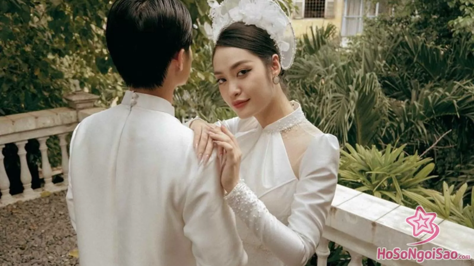 Hoa Hậu Nông Thúy Hằng Chuẩn Bị Lên Xe Hoa Cùng Bạn Trai