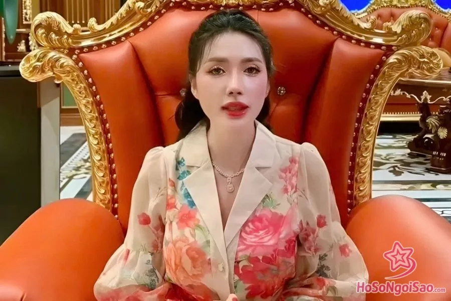 Ngân Collagen lên tiếng về các lùm xùm thời gian vừa qua
