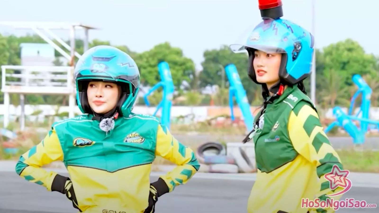 Quỳnh Anh Và Hiếu Nguyễn Gặp Sự Cố Trong Show Đua Xe