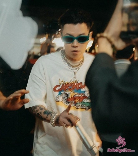 Rapper, nhạc sĩ, nhà sản xuất âm nhạc, doanh nhân