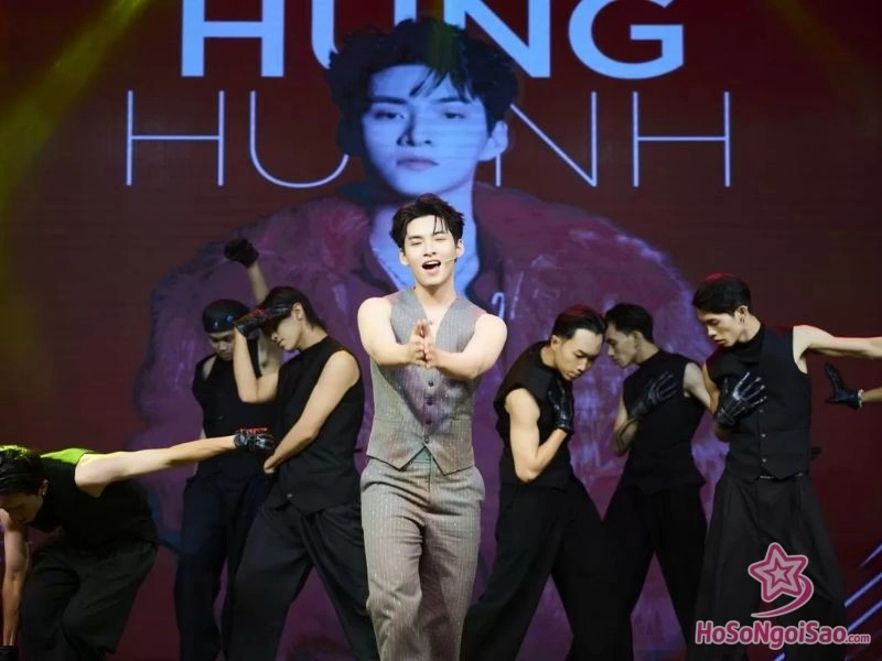 Những Khó Khăn Và Thử Thách Trong Quá Trình Rèn Luyện Của Hùng Huỳnh 
