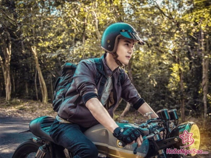 Phạm Anh Những Ca Khúc Gây Dấu Ấn: "Đón Bình Minh" và "Phố Thị"