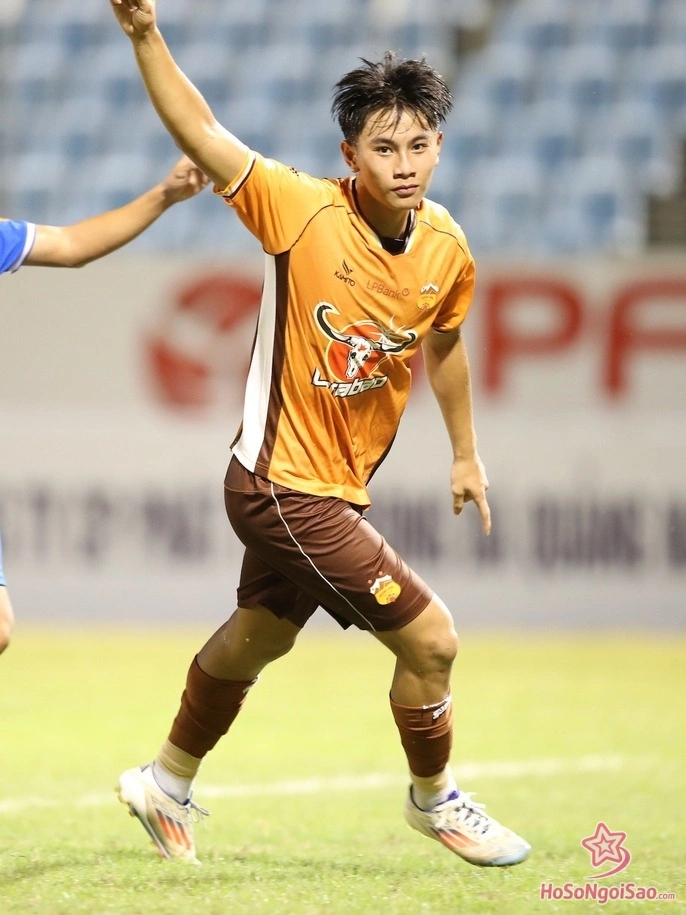 Cầu thủ bóng đá