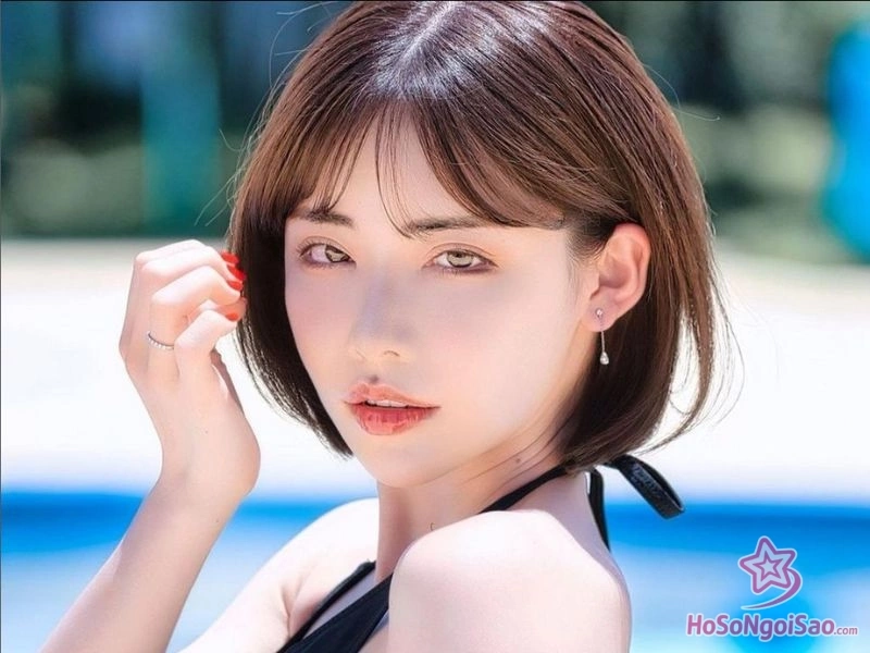 Những yếu tố giúp Fukada Eimi nổi bật trong ngành