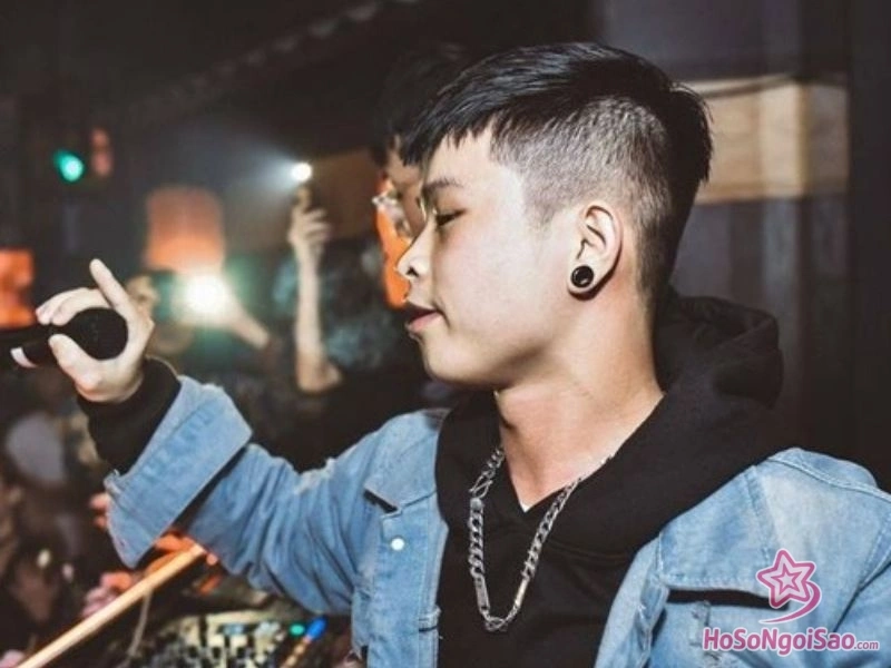 Sự nghiệp âm nhạc của Seachains