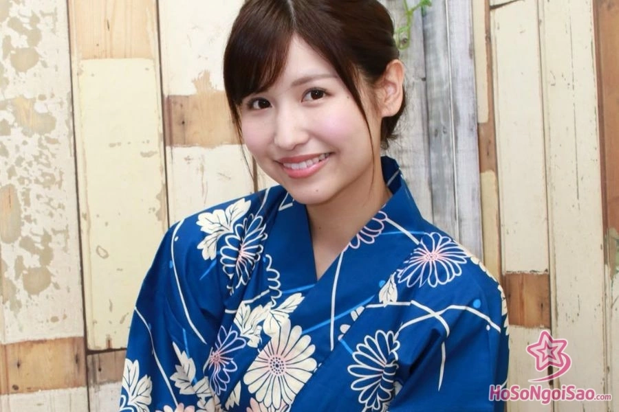 Momo Sakura H nh Tr nh Chinh Ph c Gi i Gi i Tr Nh t B n