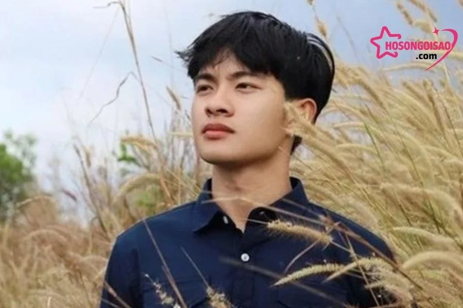 le tuan khang sinh nam 2002 Lê Tuấn Khang Và Hành Trình Nổi Tiếng Từ Mạng Xã Hội Lê Tuấn Khang sinh năm 2002