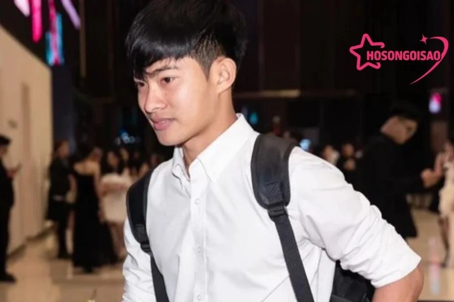 muc tieu tuong lai cua anh la duy tri phong do mo rong hop tac Lê Tuấn Khang Và Hành Trình Nổi Tiếng Từ Mạng Xã Hội Mục tiêu tương lai của anh là duy trì phong độ, mở rộng hợp tác