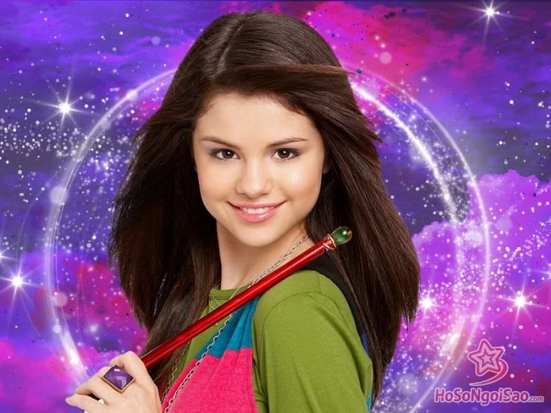 selena gomez trong wizards of waverly place Selena Gomez: Cuộc Đời, Sự Nghiệp Và Những Dự Án Nổi Bật Của Nữ Nghệ Sĩ Đa Tài Selena Gomez trong Wizards of Waverly Place