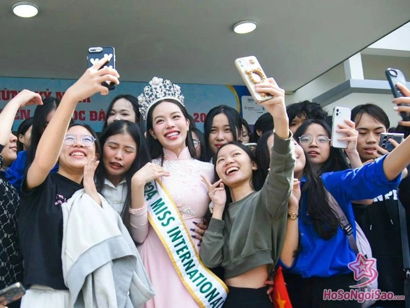 Sự nghiệp người mẫu và bước đệm đến danh hiệu sắc đẹp của Thanh Thủy