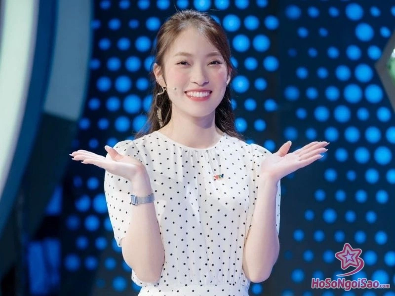 khanh vy la ai Khánh Vy: Từ "Hot Girl 7 Thứ Tiếng" Đến Biểu Tượng Truyền Cảm Hứng Toàn Năng Khánh Vy là ai