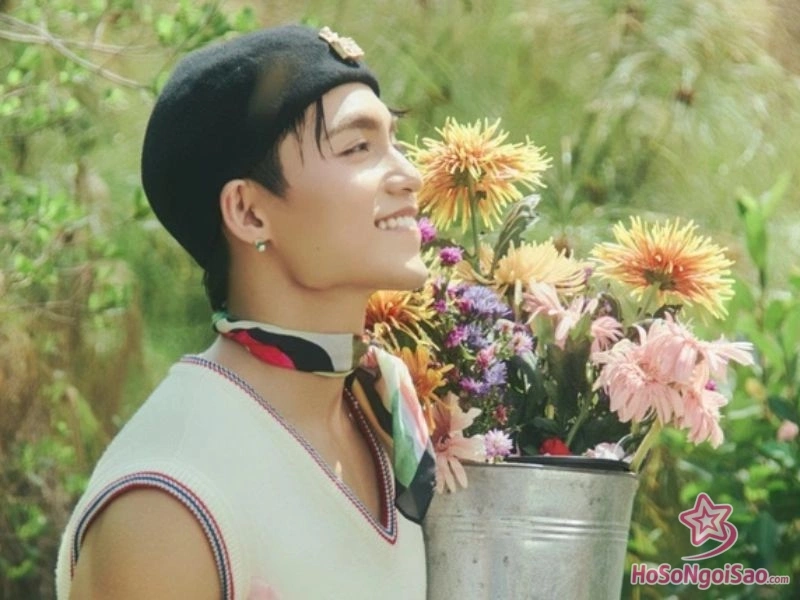 tieu su mono con duong den voi am nhac Mono: Chặng Đường Sự Nghiệp Và Thành Công Vượt Bậc Của Nguyễn Việt Hoàng Tiểu Sử Mono: Con Đường Đến Với Âm Nhạc