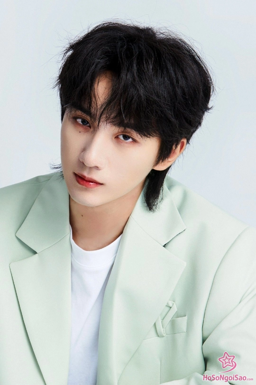 Lý Hoành Nghị: Từ thực tập sinh SM đến “Tiêu Sắt” vạn người mê