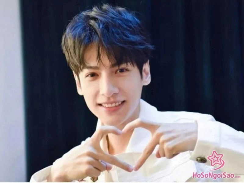 su nghiep am nhac cua la van hi La Vân Hi: Từ vũ công Ballet đến "Nam thần cổ trang" hàng đầu Cbiz Sự nghiệp âm nhạc của La Vân Hi