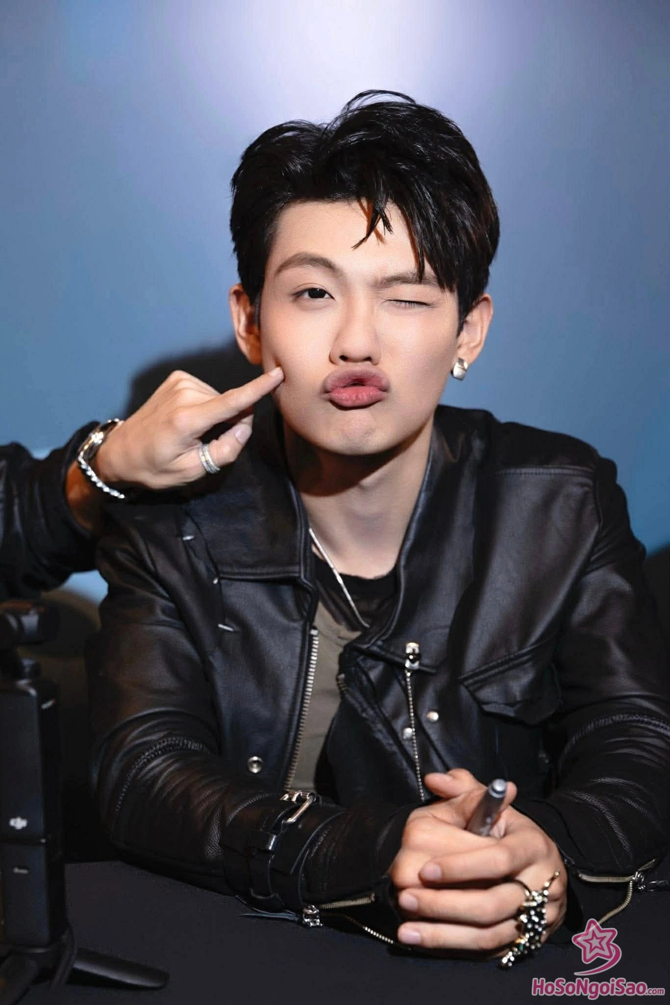 Jaysonlei: Từ “Chàng Trai Hoang Dã” Đến Ngôi Sao Giải Trí Thế Hệ Mới 2026