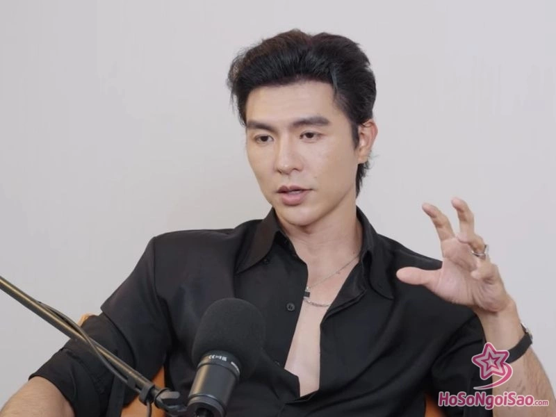 dinh cao su nghiep voi sieu pham mua do 2025 Hành trình đổi đời của Steven Nguyễn sau phim "Mưa Đỏ" Đỉnh cao sự nghiệp với siêu phẩm "Mưa Đỏ" (2025)