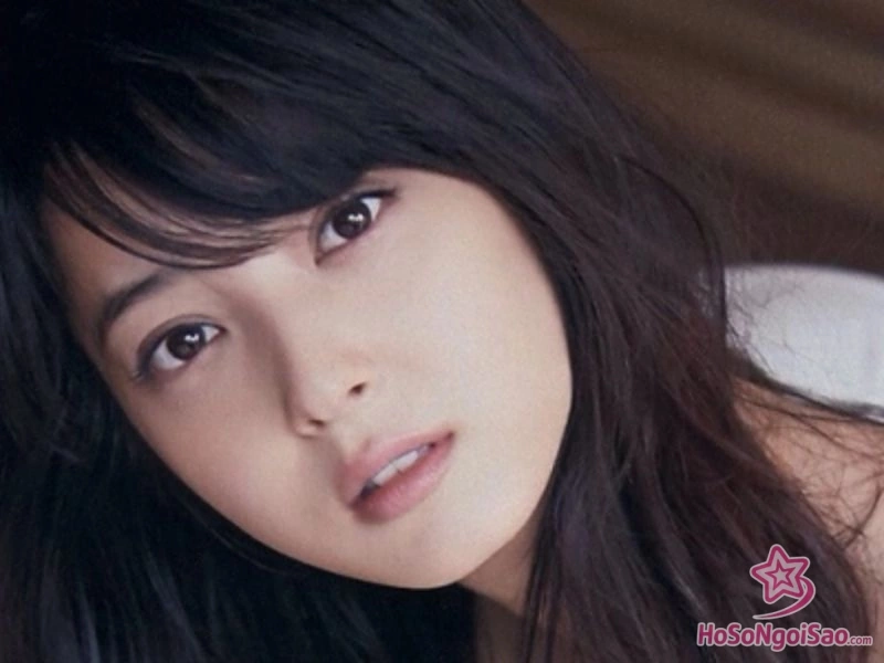 doi tu va ban linh truoc song gio hon nhan Nozomi Sasaki: Quốc bảo nhan sắc và hành trình đa năng Đời tư và bản lĩnh trước sóng gió hôn nhân