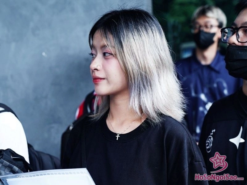 goc khuat dang sau anh hao quang Young Puppy: Tiểu Sử Nữ Rapper Gen Z Tài Năng Và Bản Lĩnh Góc Khuất Đằng Sau Ánh Hào Quang