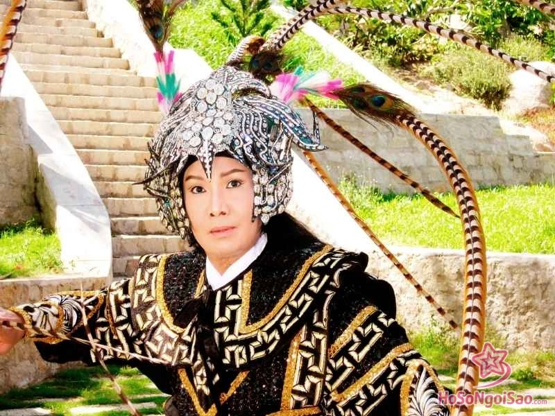 hanh trinh chinh phuc dinh cao nghe thuat Nghệ Sĩ Ưu Tú Vũ Linh: "Ông Hoàng Cải Lương Hồ Quảng" Và Di Sản Bất Tận Hành Trình Chinh Phục Đỉnh Cao Nghệ Thuật