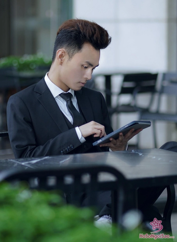 Huỳnh Vũ Tiến Là Ai? Hành Trình Từ “Phù Thủy” Pha Chế Đến Startup Gây Tranh Cãi