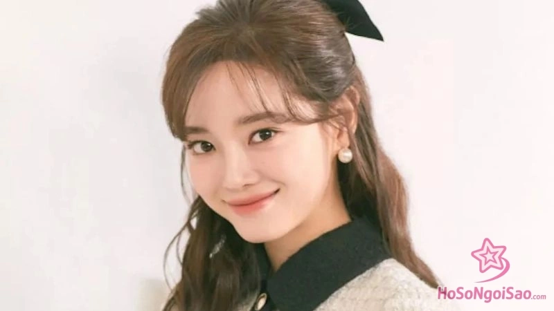 tuoi tho ngheo kho va nghi luc phi thuong cua kim se jeong Kim Se-jeong: Hành Trình Từ "God Sejeong" Đến Ngôi Sao Đa Tài Bậc Nhất K-Biz Tuổi thơ nghèo khó và nghị lực phi thường của Kim Se-jeong