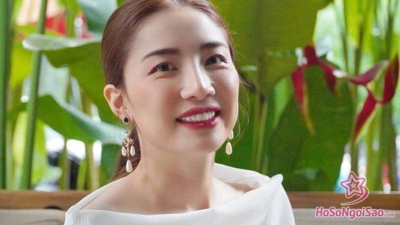hanh trinh tim lai dam me khoang lang va su tro lai Ammy Minh Khuê: Hành Trình Nghệ Thuật Đầy Cảm Xúc Từ Diễn Xuất Đến Âm Nhạc Hành trình tìm lại đam mê: "Khoảng lặng" và sự trở lại