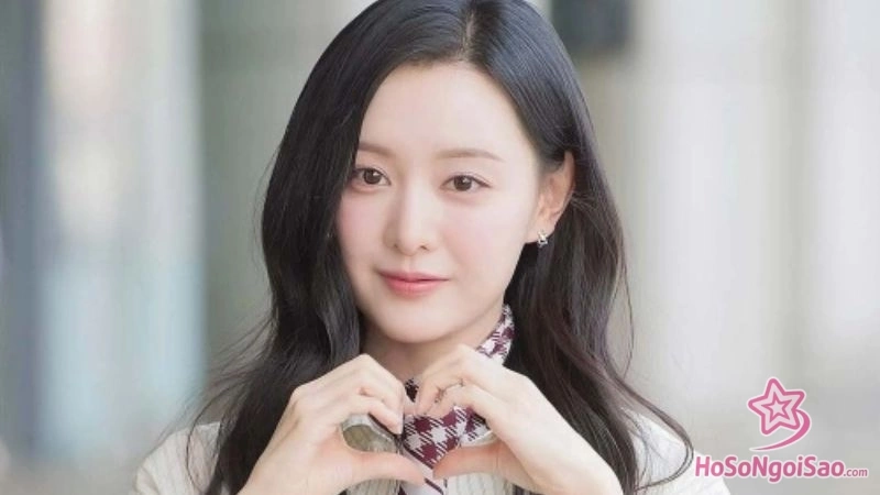 kim ji won bieu tuong nhan sac va thuc luc cua dien anh han quoc Kim Ji-won: Hành Trình Từ "Nữ Phụ Quốc Dân" Đến "Nữ Hoàng Màn Ảnh" Hallyu Kim Ji-won – Biểu Tượng Nhan Sắc Và Thực Lực Của Điện Ảnh Hàn Quốc