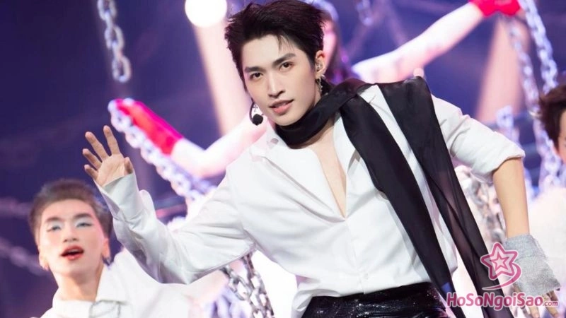 tuoi tho va nang khieu nghe thuat som nay no cua cody nam vo Cody Nam Võ: Hành Trình Từ Chàng Vũ Công Underground Đến Ngôi Sao Đa Tài Của V-Biz Tuổi Thơ Và Năng Khiếu Nghệ Thuật Sớm Nảy Nở Của Cody Nam Võ